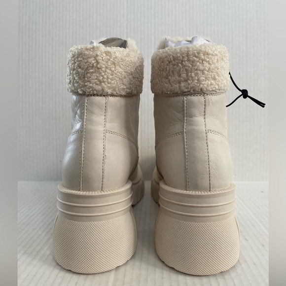 New Aldo Marni
Lace-up boot - Lug sole waterproof size 8 - Picture 3 of 7